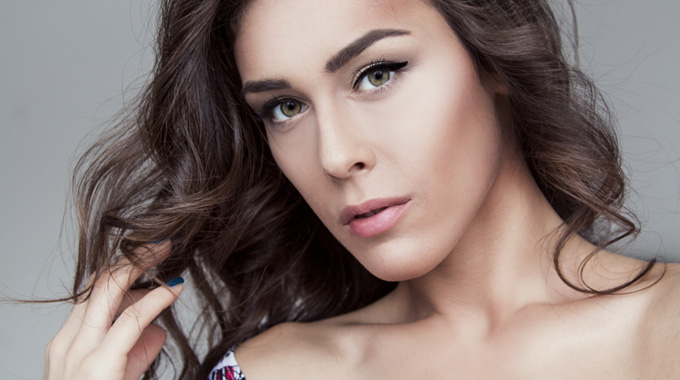 Eyeliner Auftragen So Wird Es Richtig Gemacht Beauty Tipps Blog Orphica